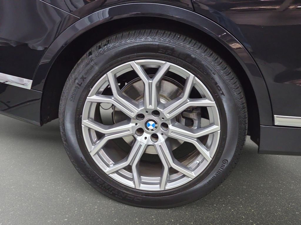 Used 2023 Black BMW xDrive40i image 35