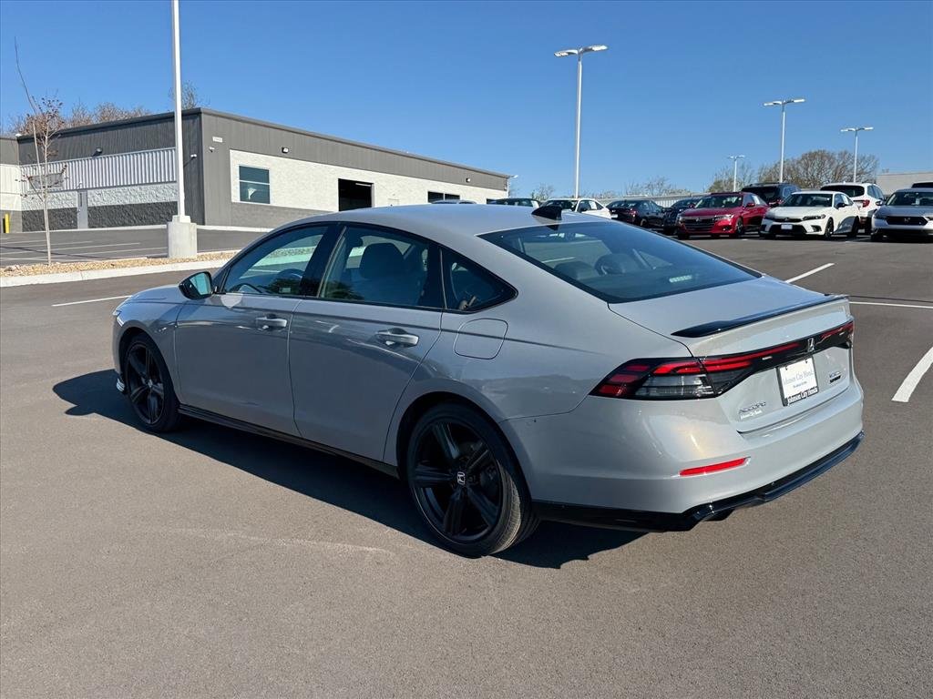 Used 2025 Urban Gray Pearl Honda Sport-L image 4