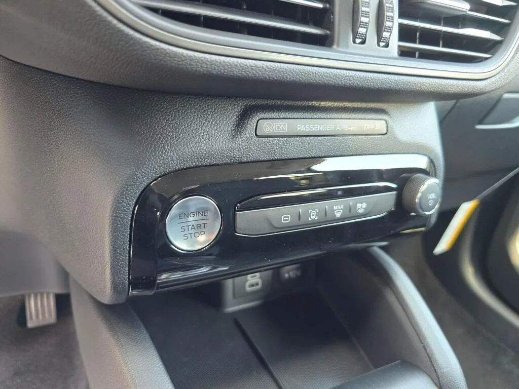 2025 Ford Escape Plug-in hybrid PHEV - Photo 28