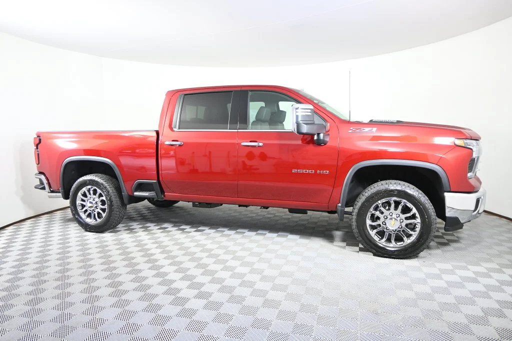 2026 Chevrolet Silverado 2500 HD LTZ - Photo 9