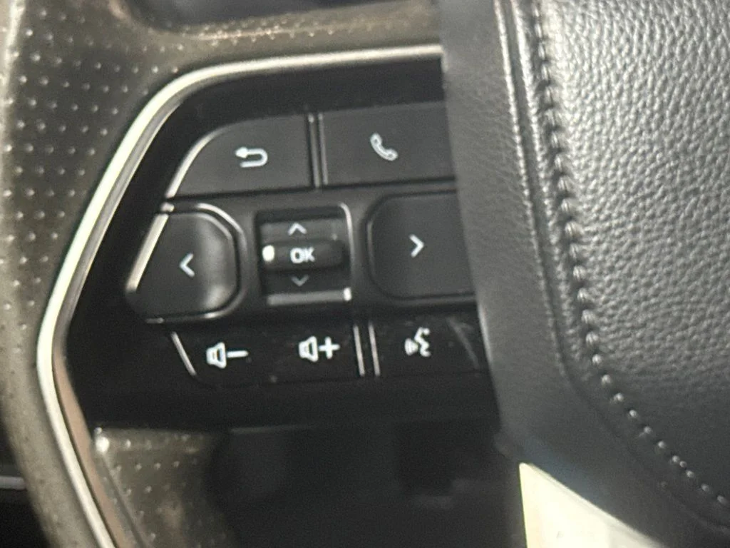 Used 2022 White Toyota SR5 image 20