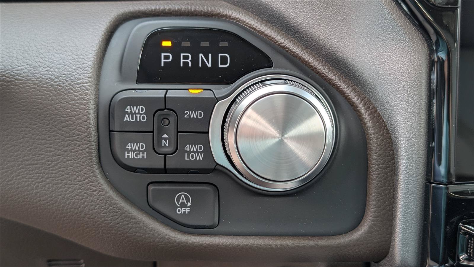New 2026 Diamond Black Crystal Pearlcoat Ram Laramie image 28