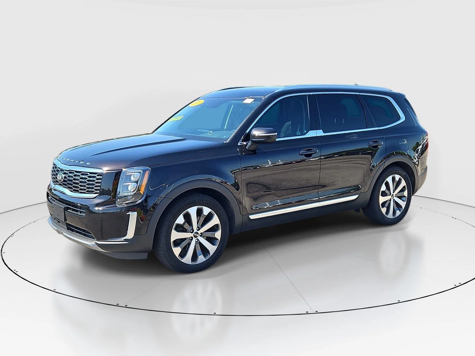 Used 2021 Kia Telluride EX with VIN 5XYP34HC5MG182970 for sale in Hamilton, OH