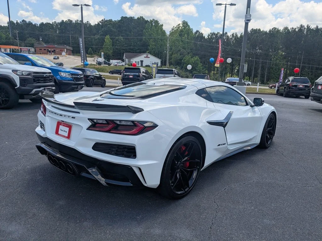 Used 2025 Arctic White Chevrolet 3LZ image 5