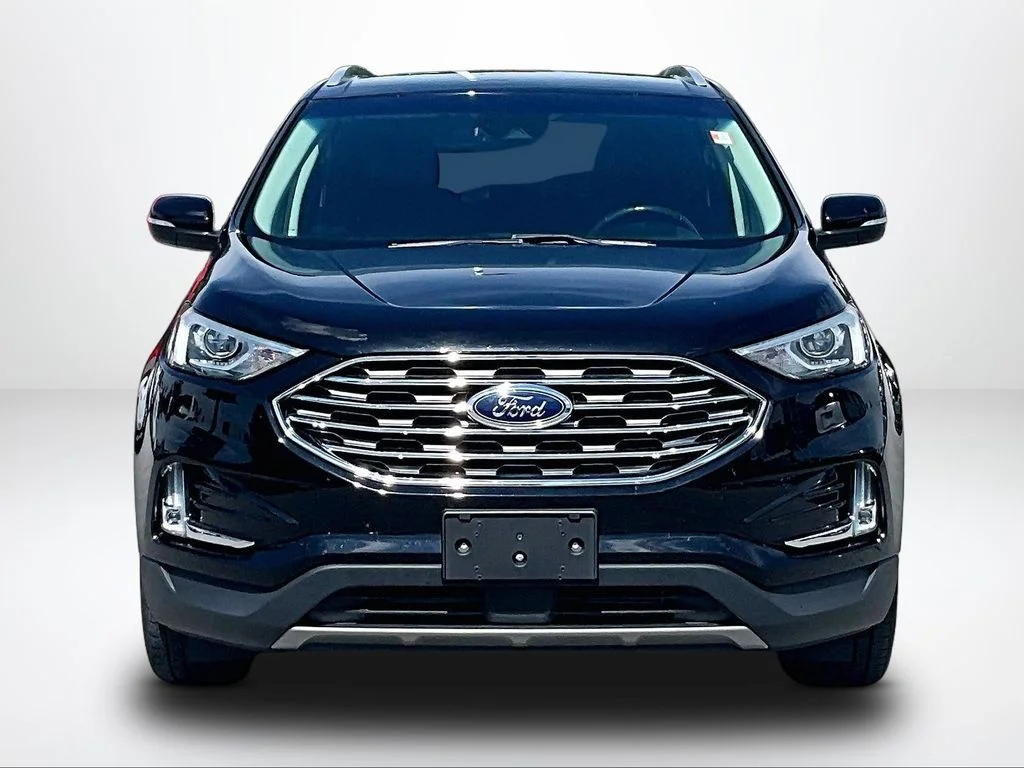 Used 2019 Black Ford SEL image 4