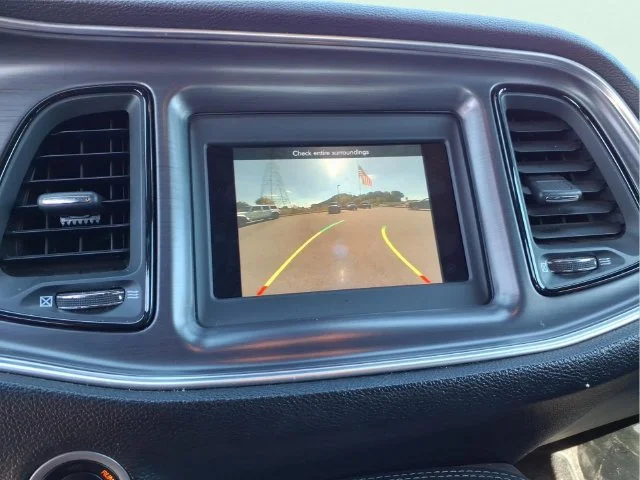 Used 2018 Red Dodge SXT image 29