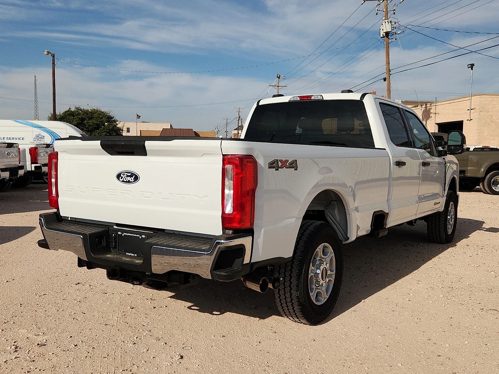 New 2027 Oxford White Ford XLT image 7