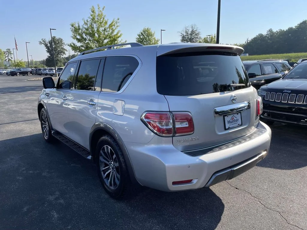 Used 2020 Silver Nissan SL 4WD image 4