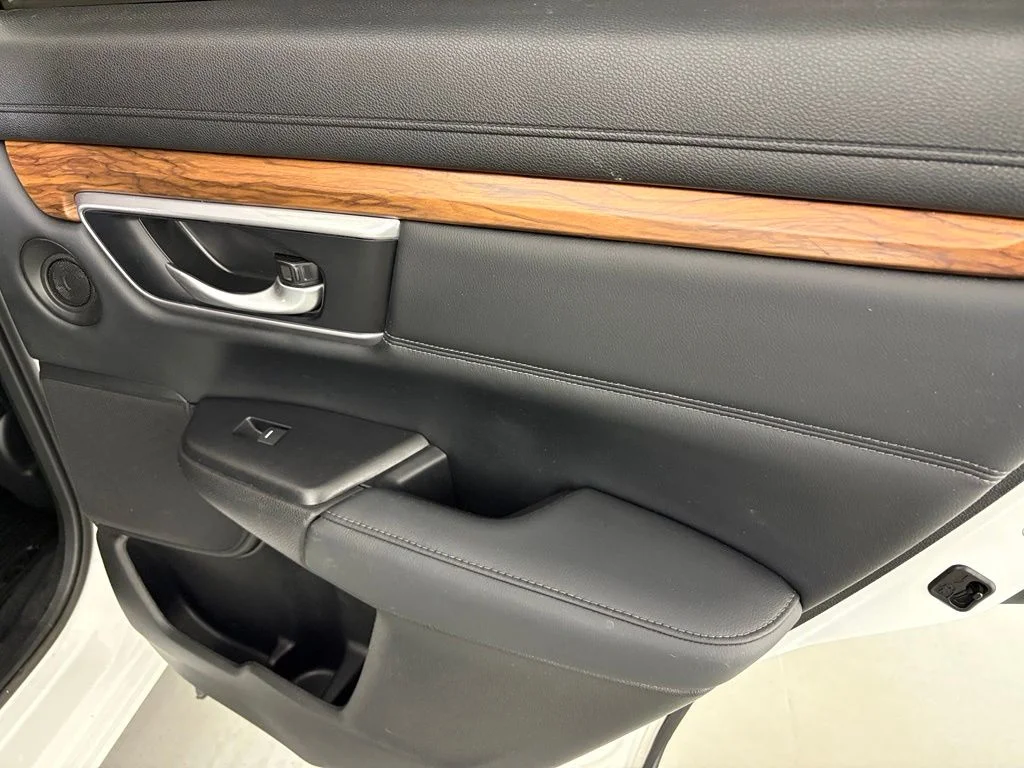 Used 2021 White Honda EX-L image 41