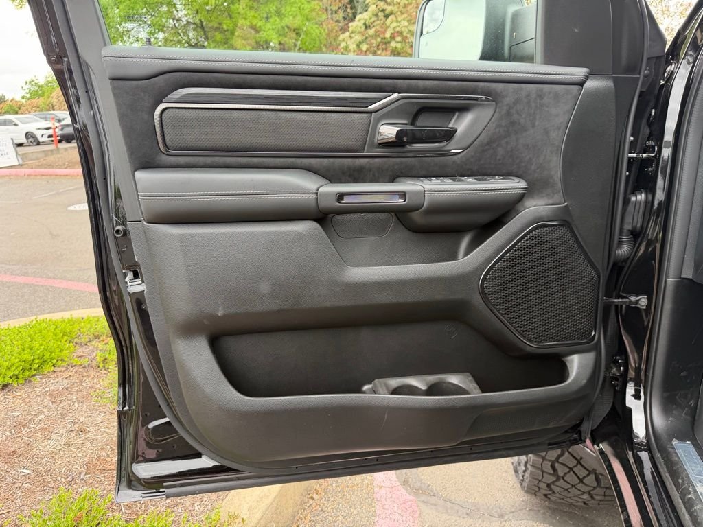 New 2026 Diamond Black Crystal Pearl-Coat Exterior Paint RAM RHO image 12