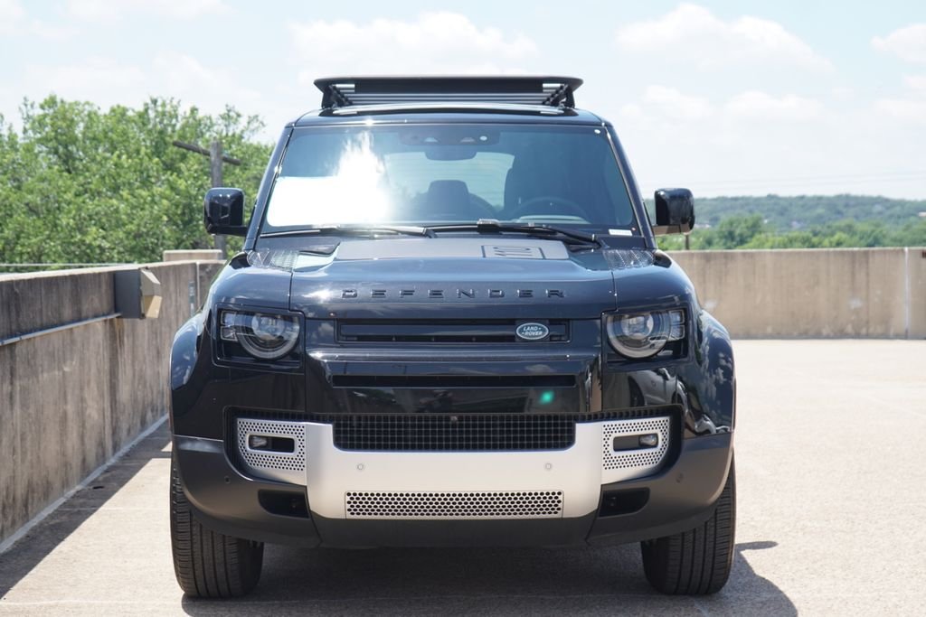Used 2025 Black Land Rover S image 4
