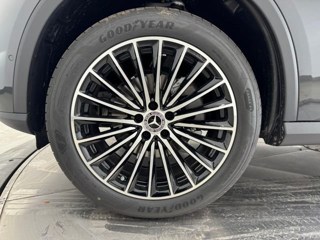New 2026 Graphite Grey Metallic Mercedes-Benz GLC 300 image 10