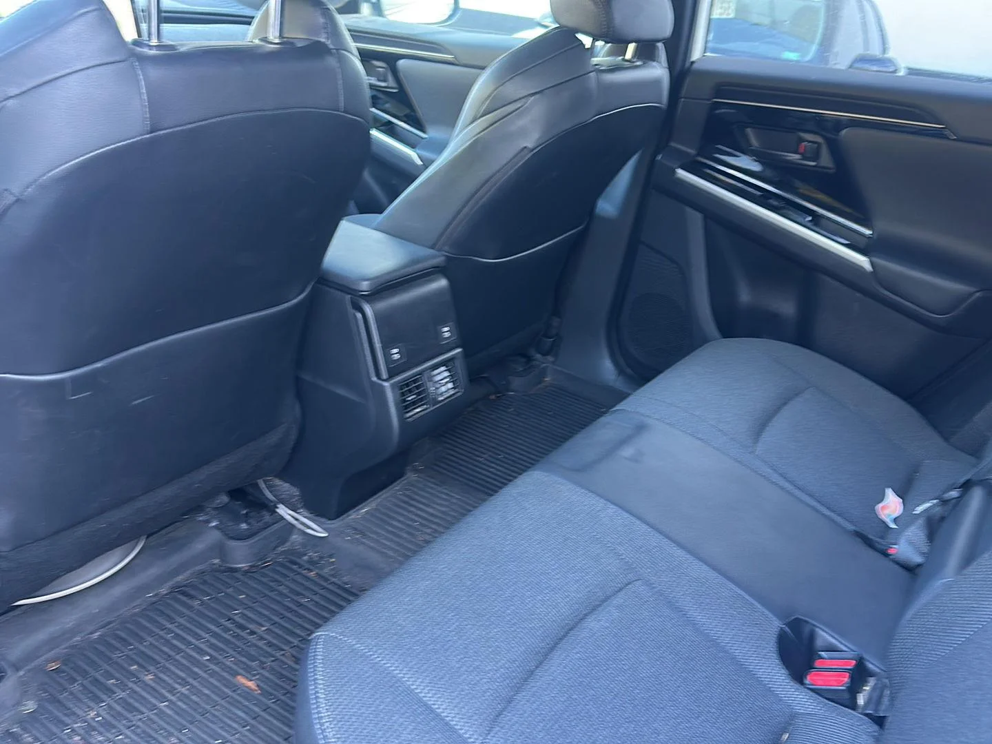 Used 2024 Wind Chill Pearl Toyota XLE image 9