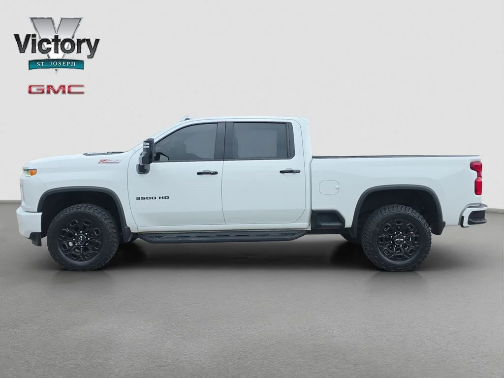 Used 2022 White Chevrolet LTZ image 6