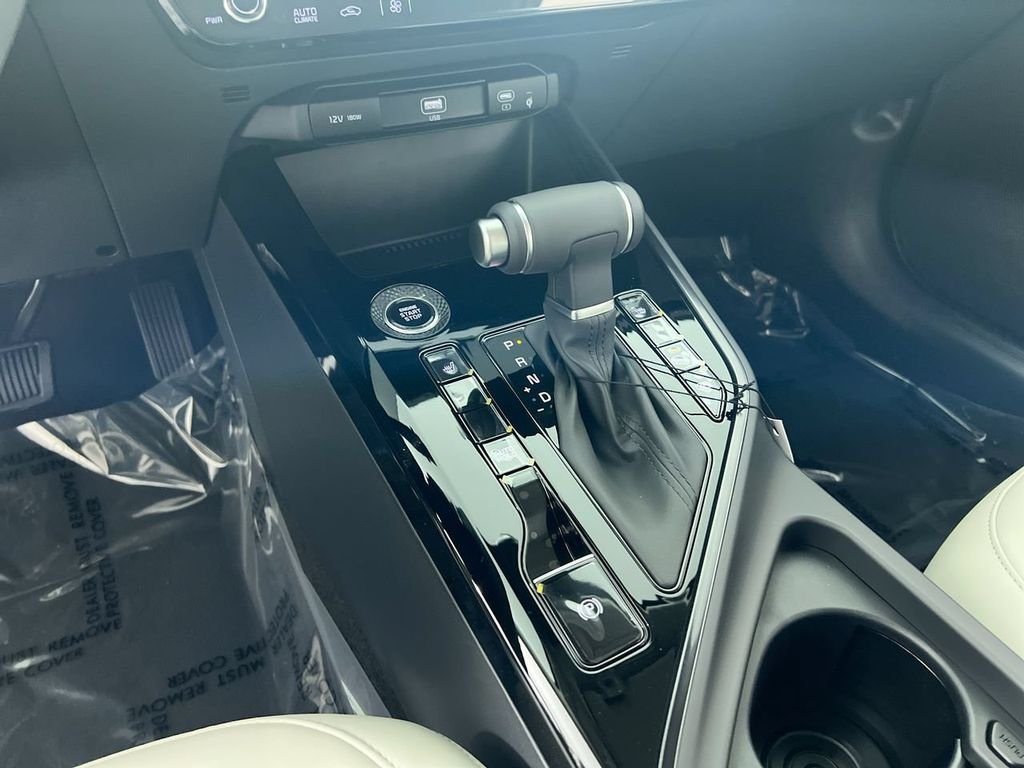 New 2026 Snow White Pearl Kia EX image 20