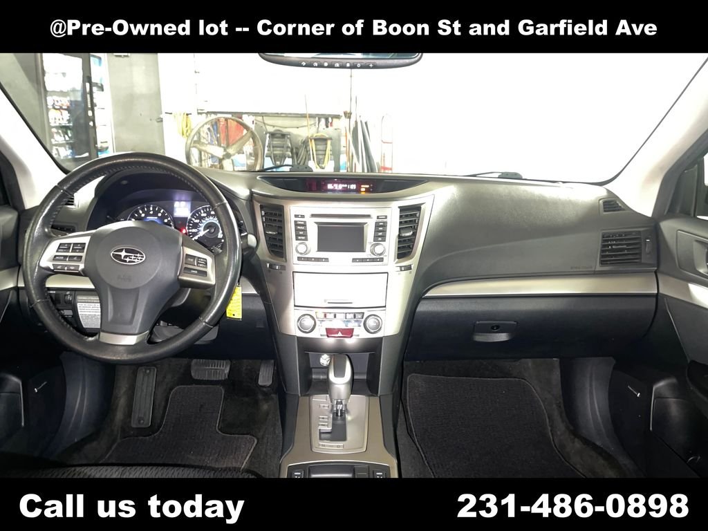 Used 2012  Subaru 2.5i Premium image 17