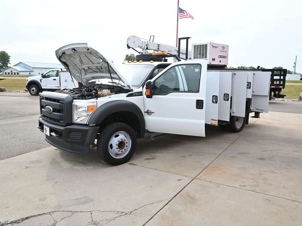 2016 Ford F-550 - Photo 18