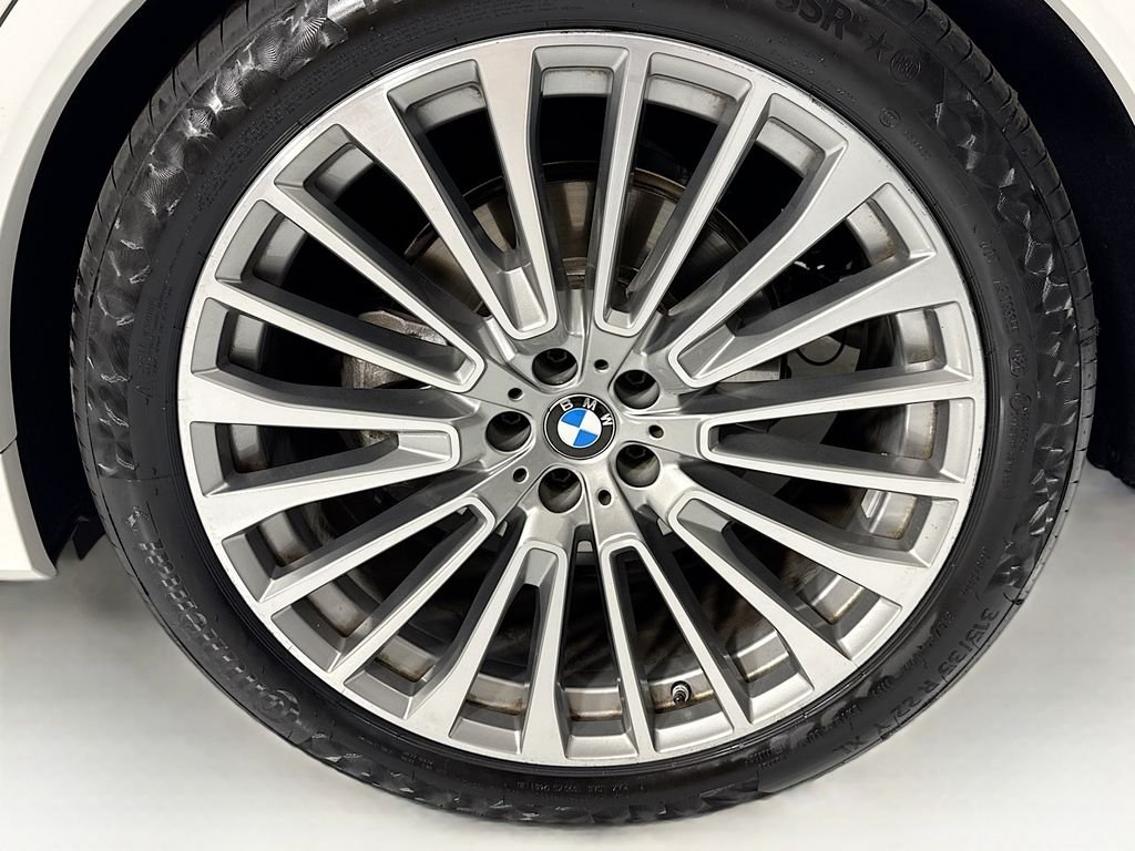 Used 2024 Alpine White BMW xDrive40i image 32