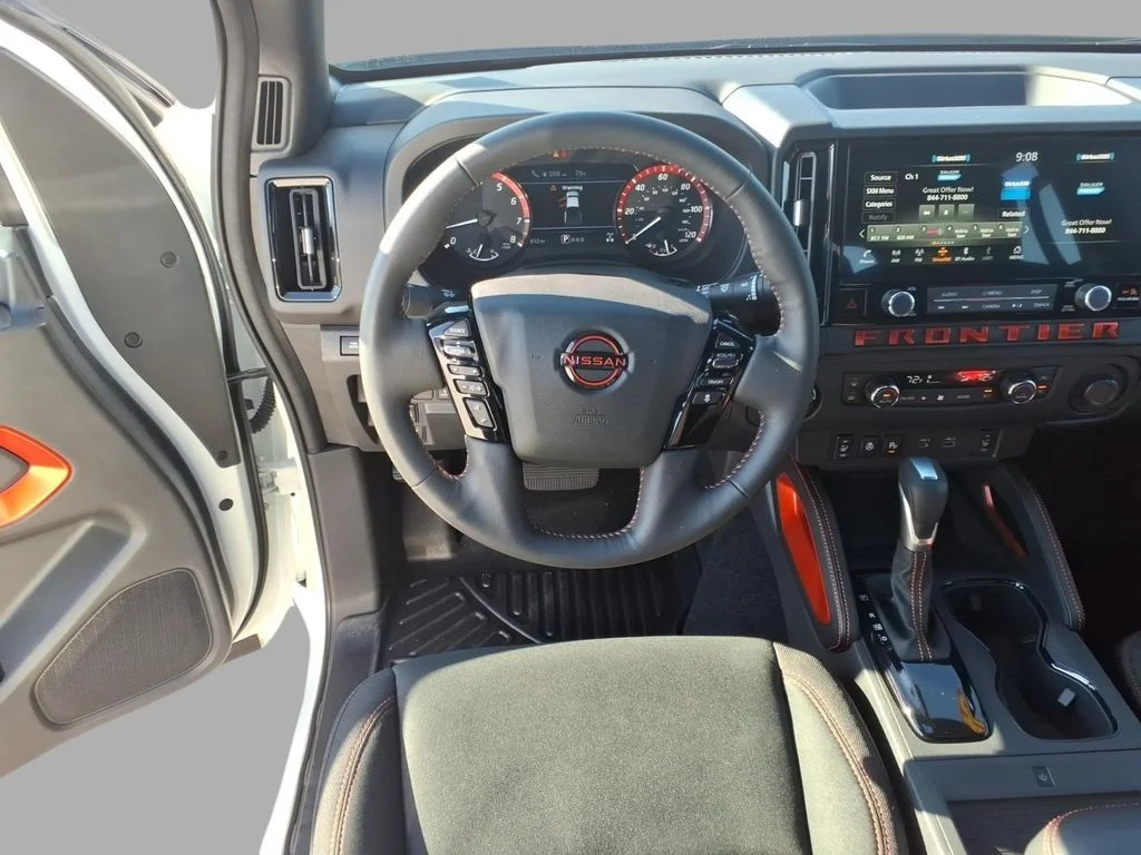 2025 Nissan Frontier PRO-4X - Photo 15