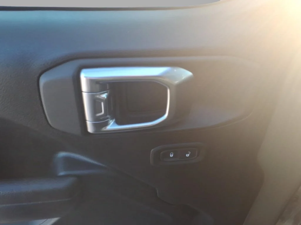 Used 2025 Green Jeep Sport image 11