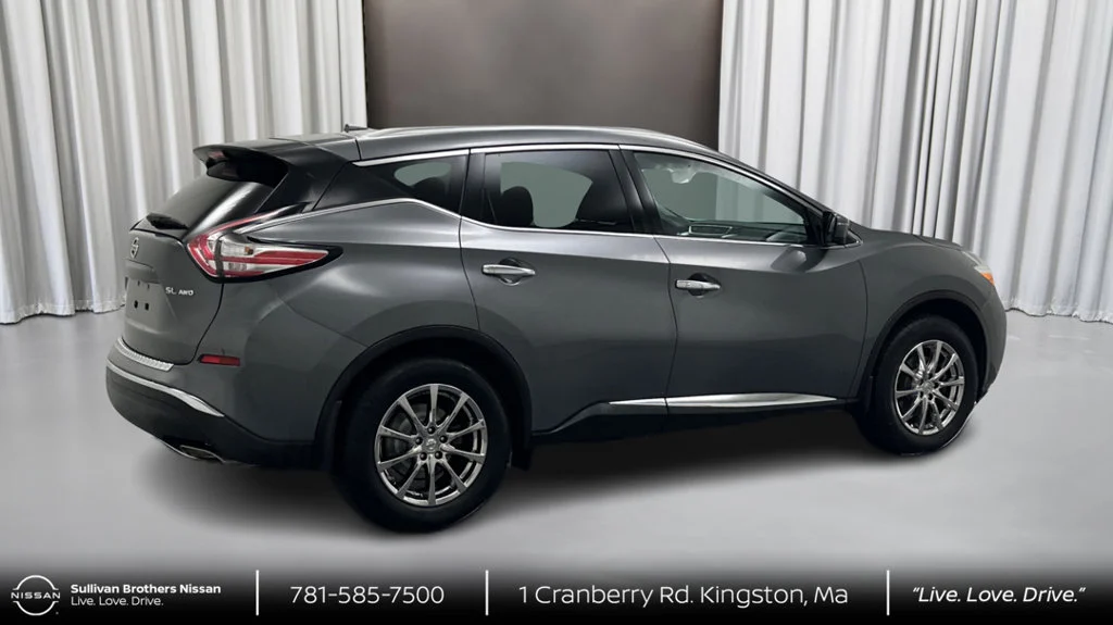 Used 2016 Gray Nissan SL image 5