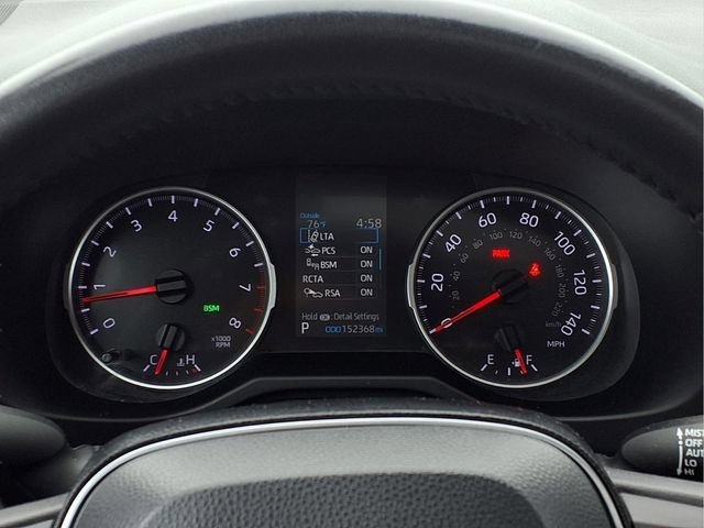 Used 2021  Toyota XLE Premium image 14