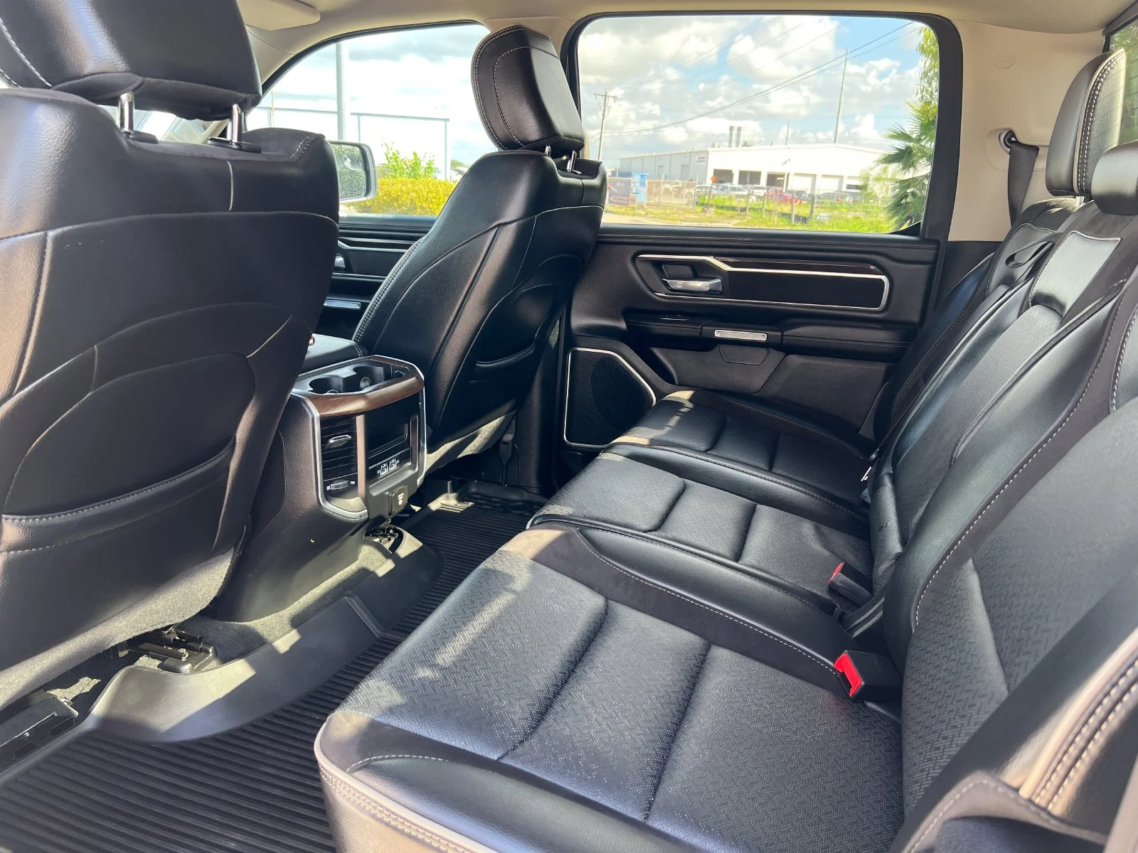 Used 2022 White Ram Laramie image 18