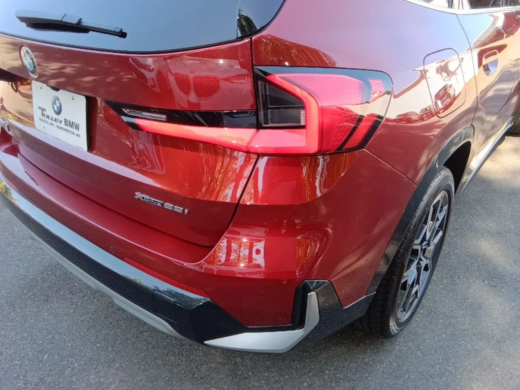 Used 2026 Vegas Red Metallic BMW xDrive28i image 28