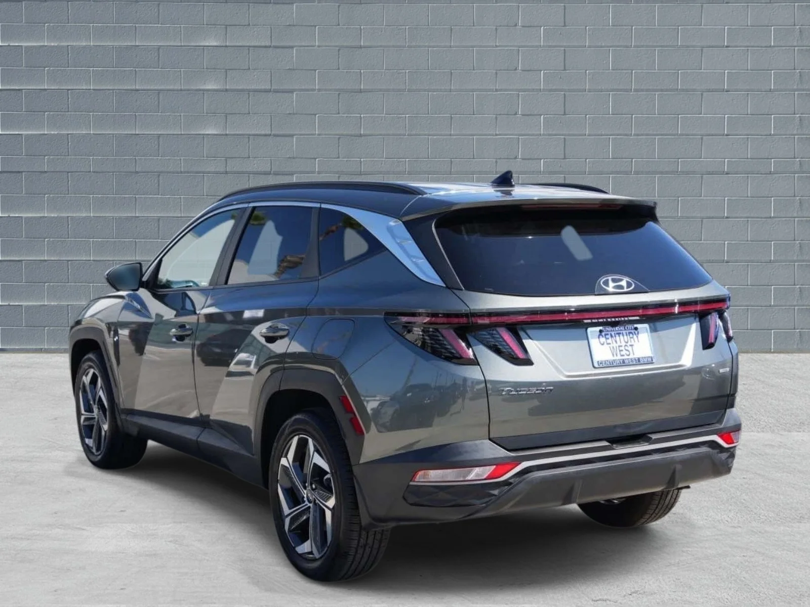 Used 2022 Amazon Gray Hyundai SEL AWD image 3