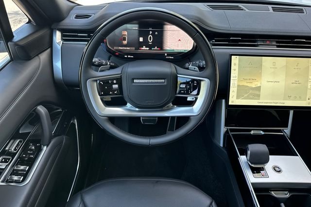 New 2026 Ostuni Pearl White Land Rover SE image 13