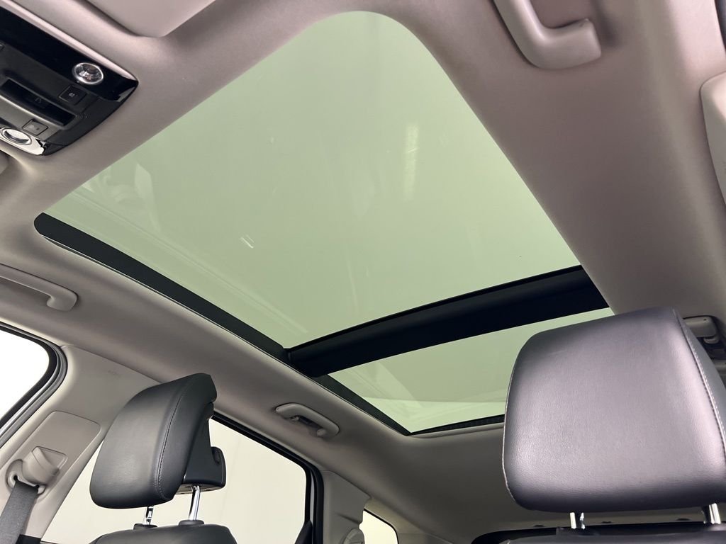 Used 2023 White Kia SX image 20
