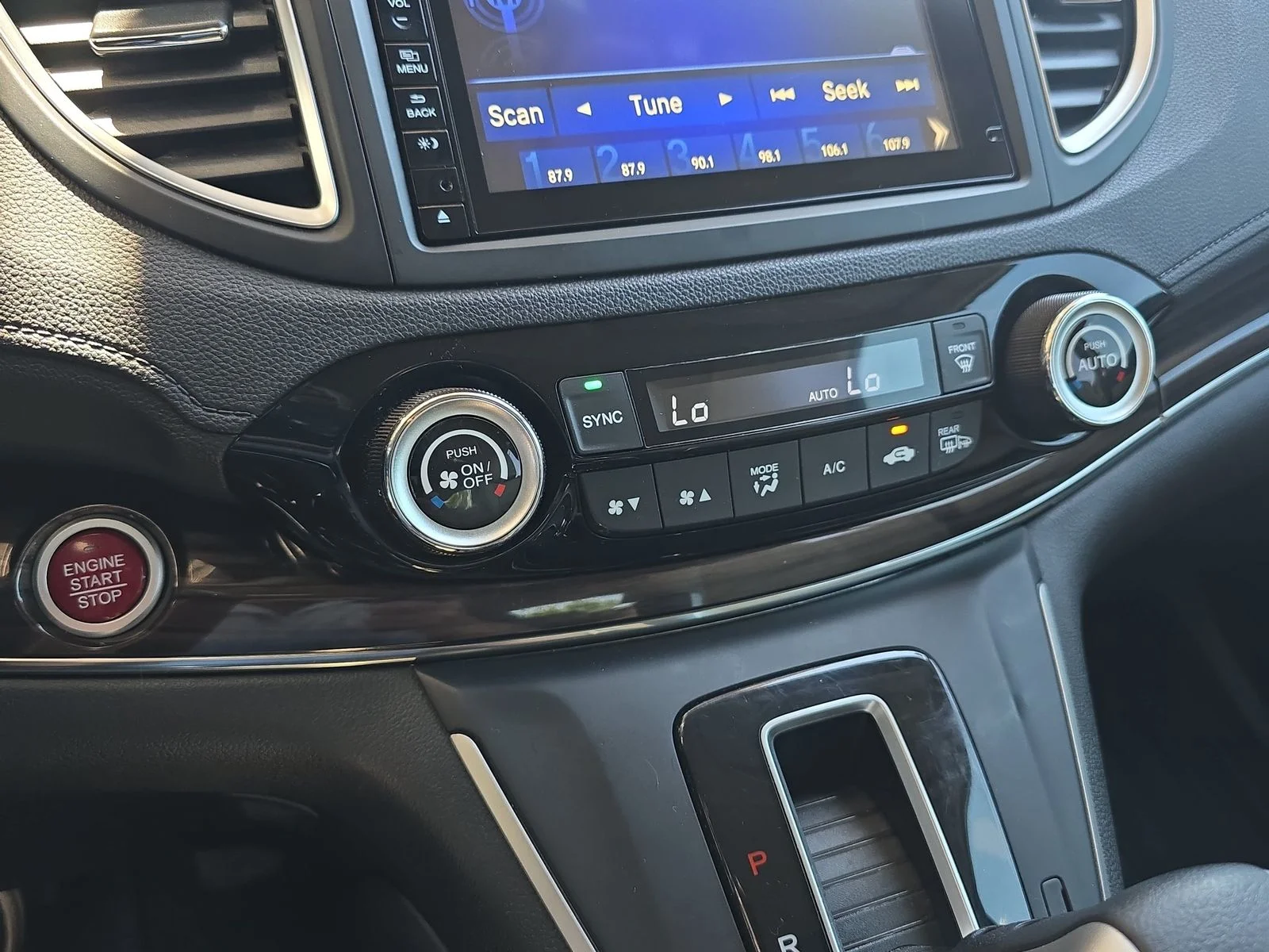 Used 2016 Alabaster Silver Metallic Honda EX-L image 26