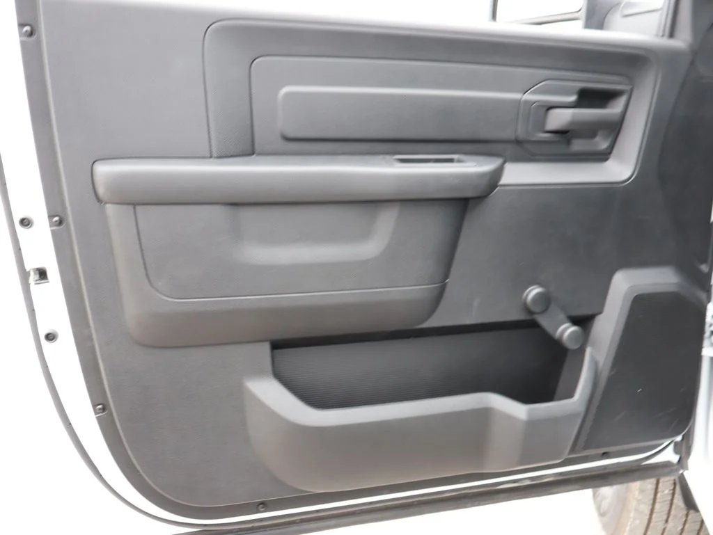 New 2026 Bright White Clear-Coat Exterior Paint RAM Tradesman image 14