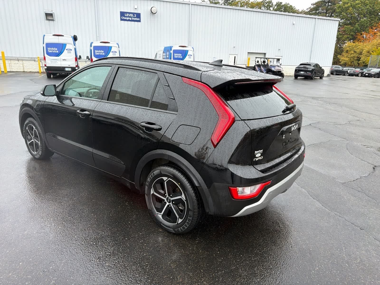 Used 2025 Aurora Black Pearl Kia EX image 11