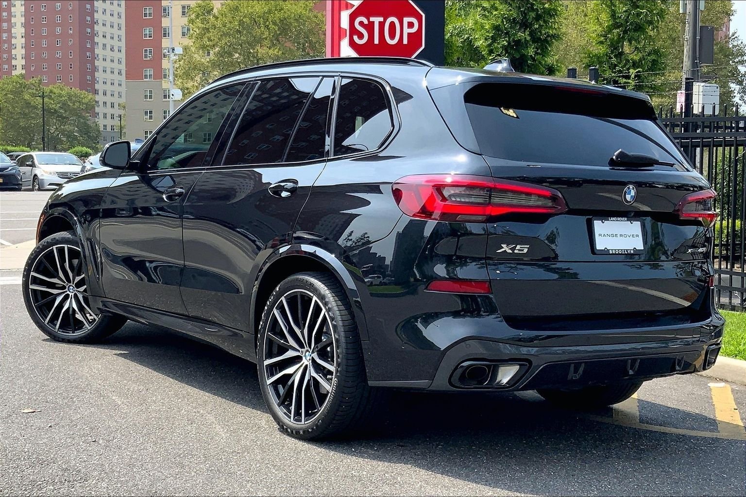 Used 2023 Black Sapphire Metallic BMW xDrive40i image 11
