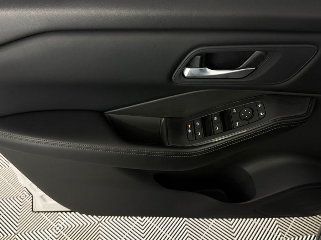 2025 Nissan Rogue SV - Photo 23