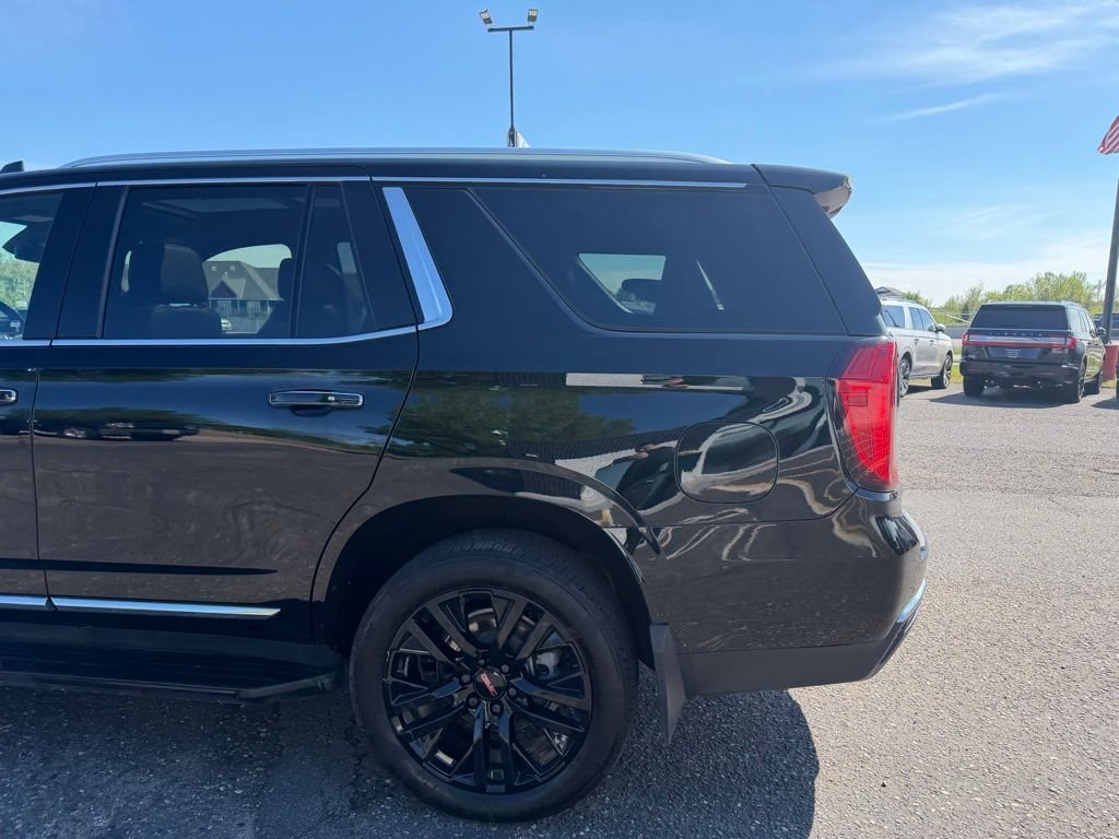 Used 2023  GMC SLT image 8