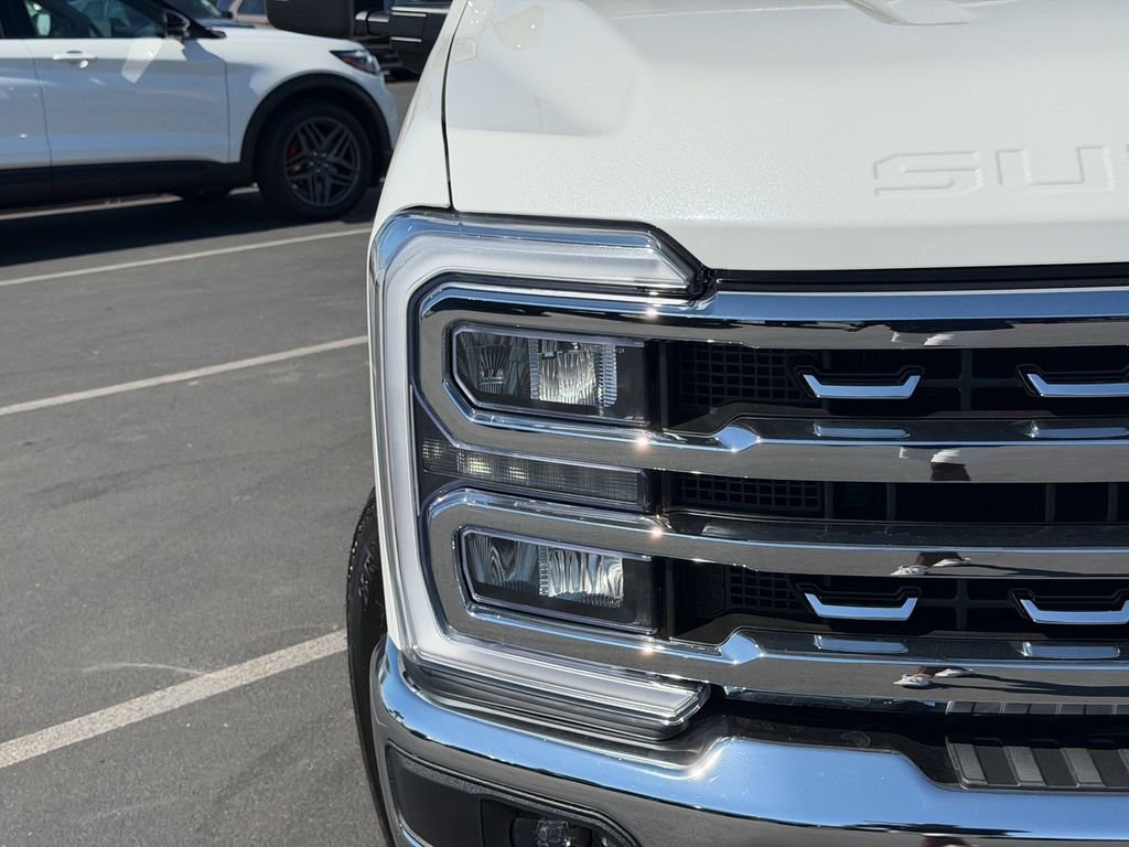 New 2026 Star White Metallic Tri-Coat Ford F-250® Lariat® image 4