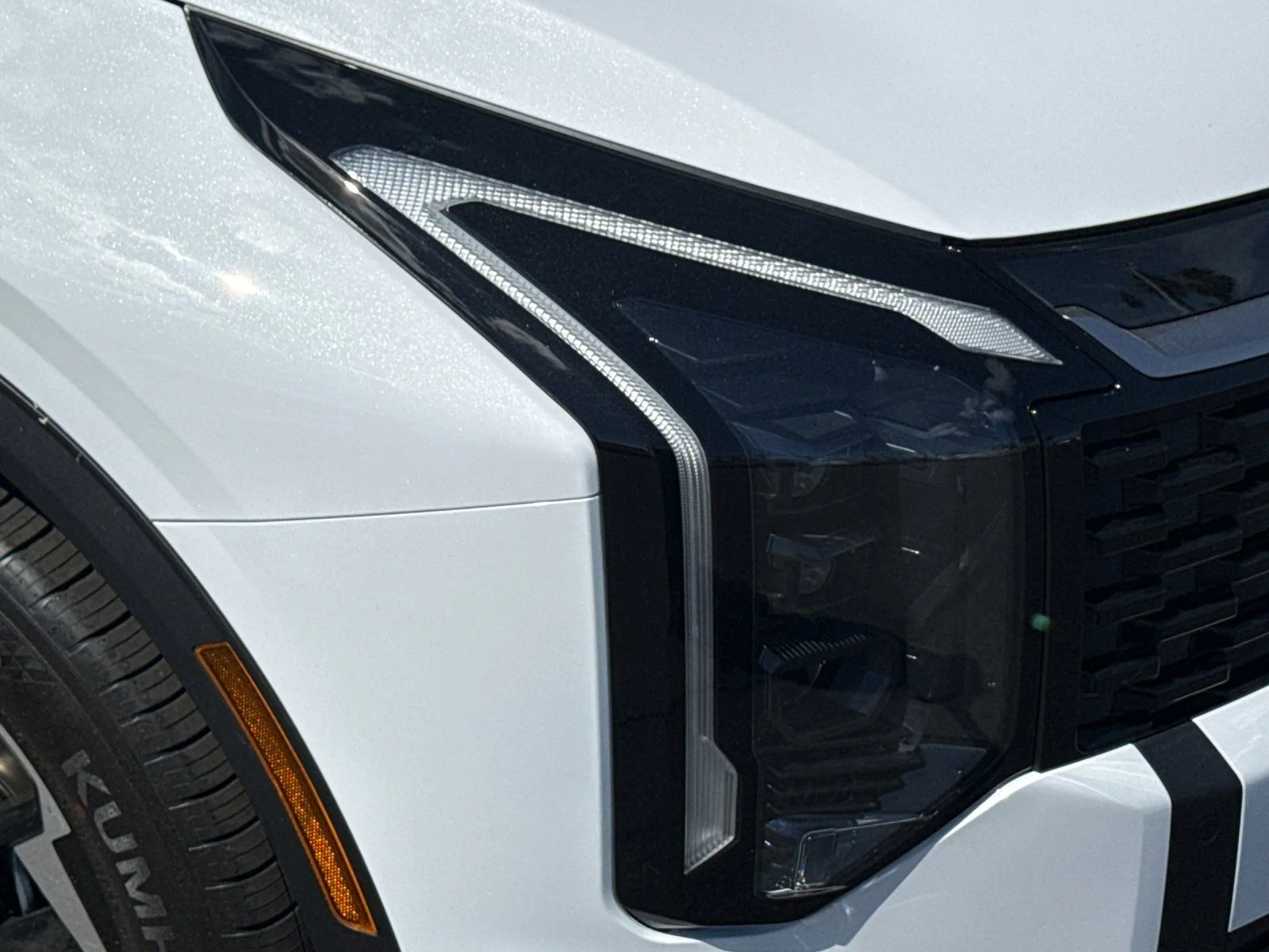 New 2026 White Kia EX image 30