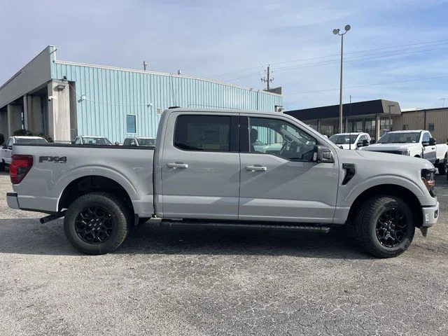 New 2026 Avalanche Ford XLT image 2