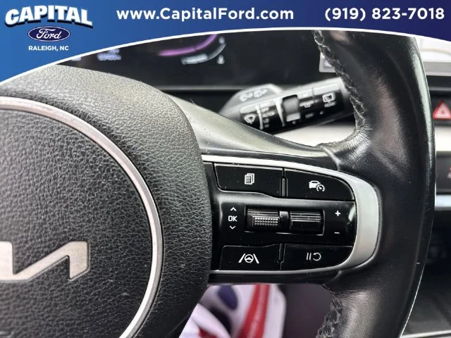 Used 2024 White Kia EX image 23