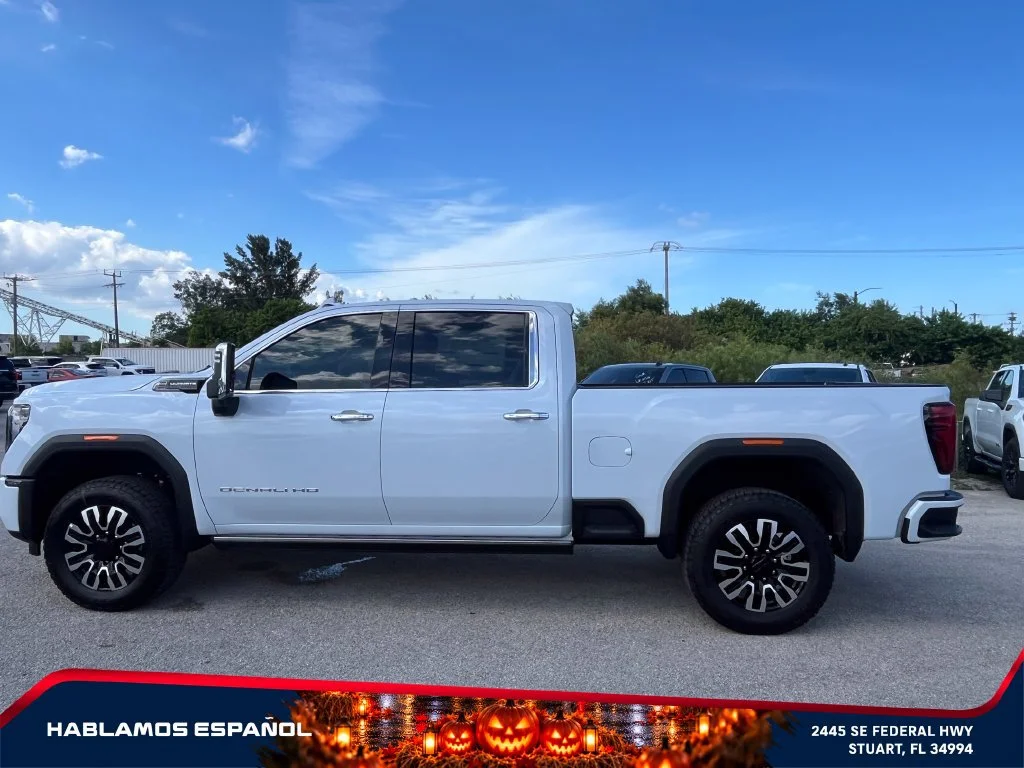 New 2026 Glacier White Tricoat GMC Denali Ultimate image 4