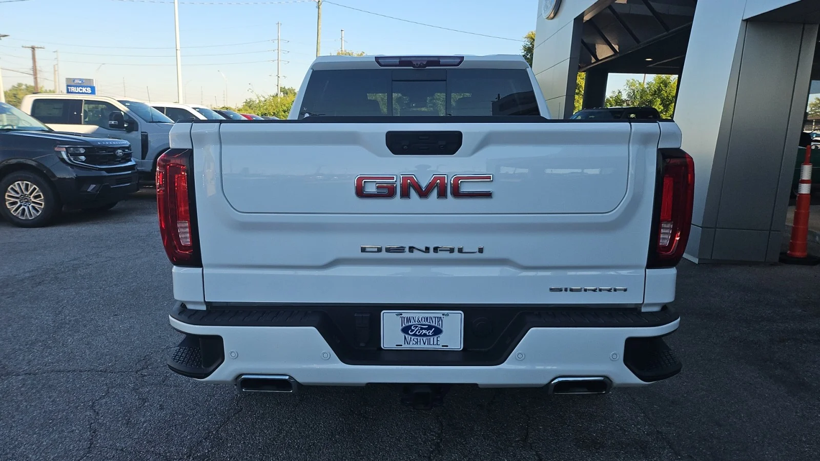 Used 2023 Summit White GMC Denali image 4