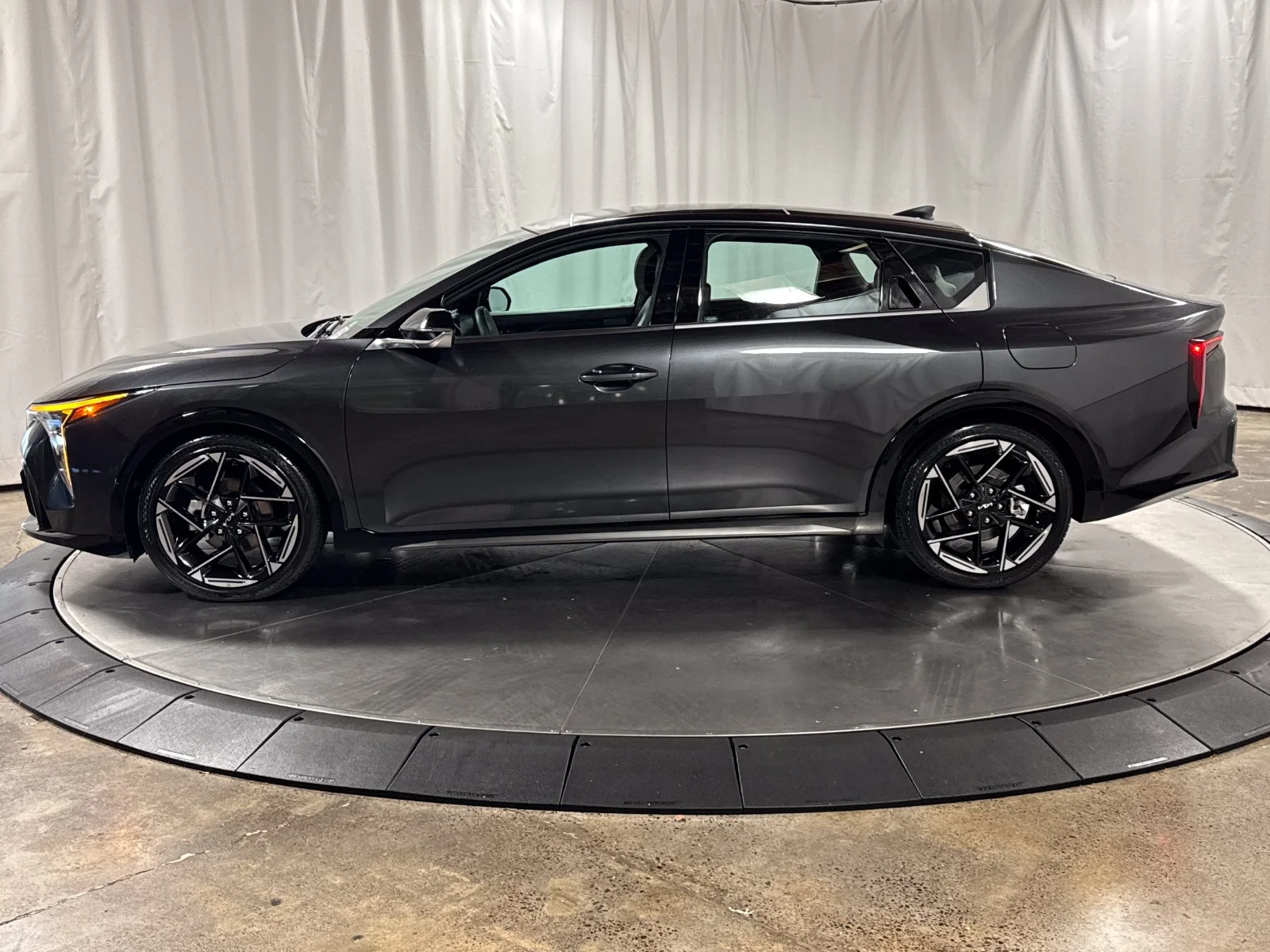 Used 2025 Gray Kia GT-Line image 8