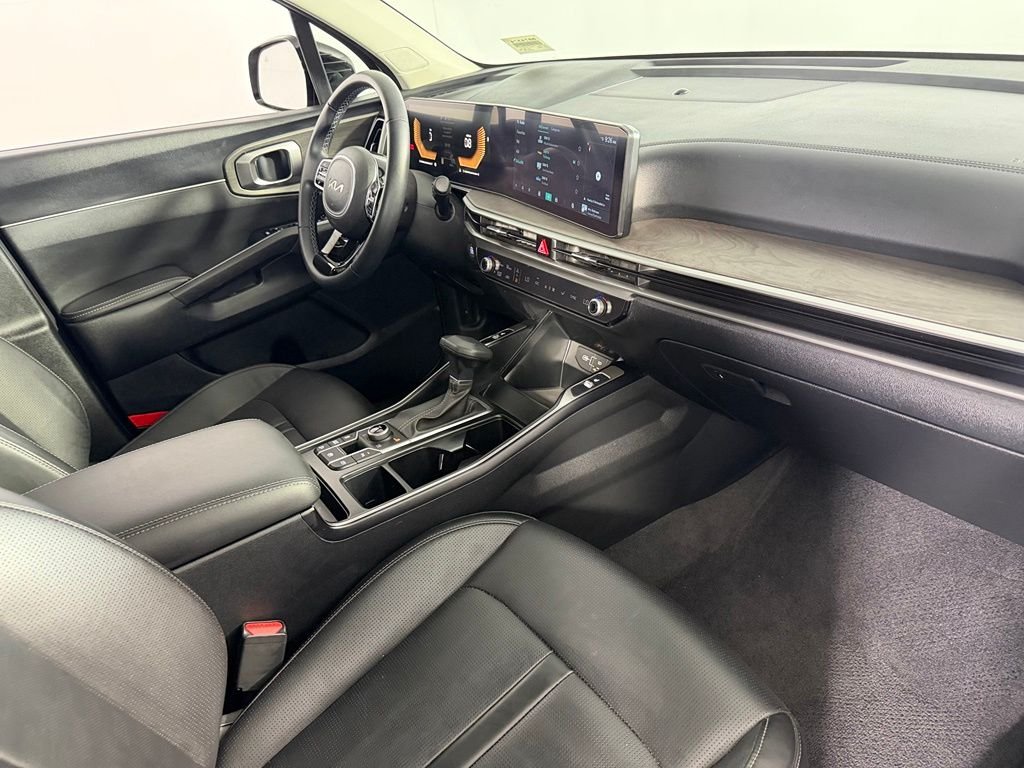 Used 2025 Brown Kia X-Line EX image 13