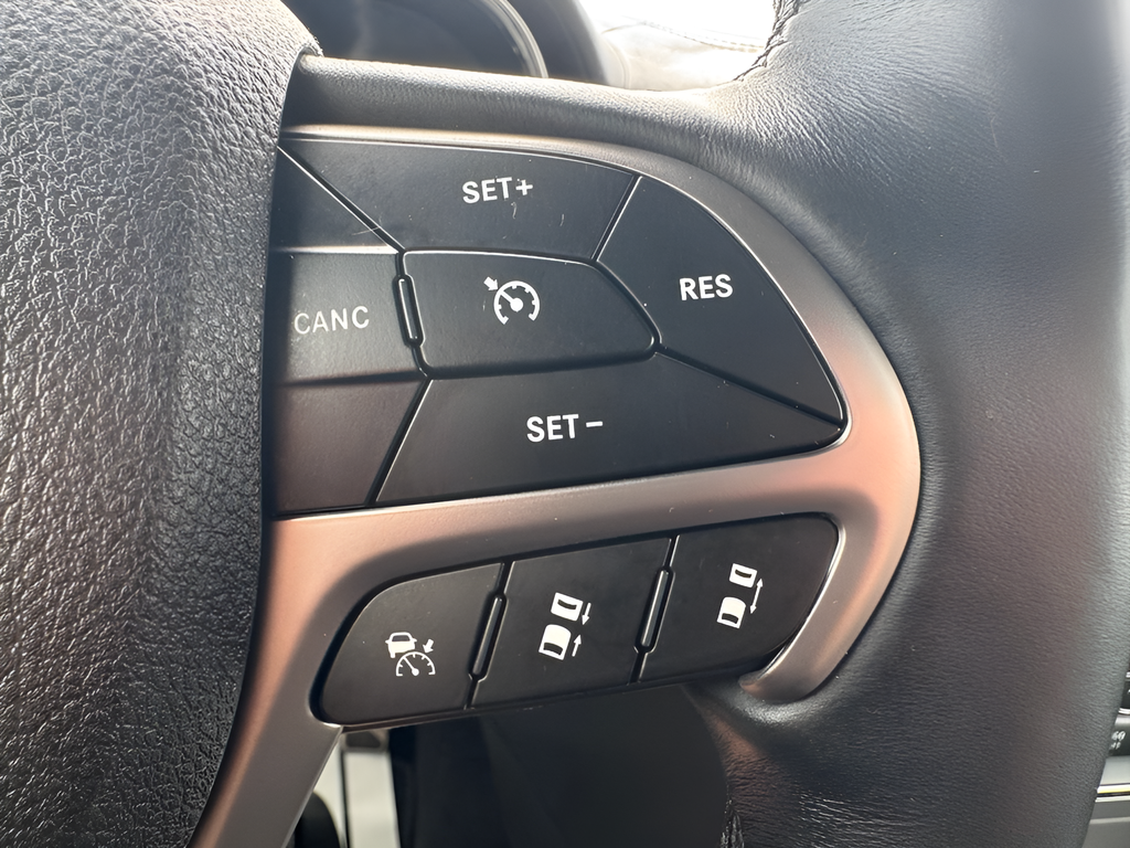 Used 2018 Blue Jeep Overland image 18