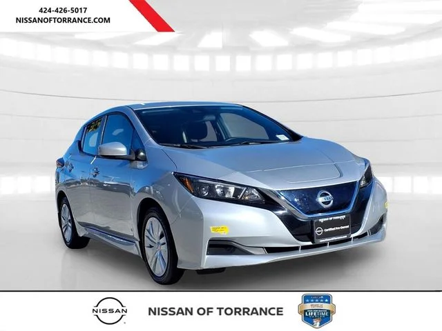 2022 Nissan Leaf S's photo