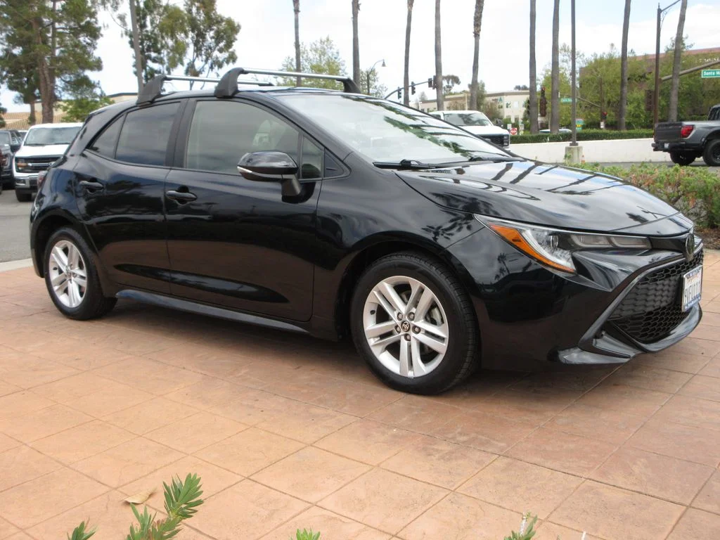 Certified Used 2020 Midnight Black Metallic Toyota SE image 6