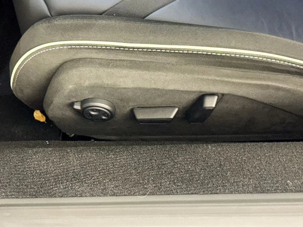 Used 2024  Lamborghini  image 21