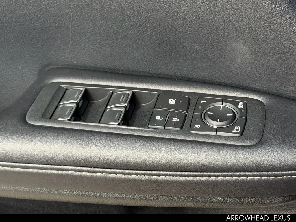 Used 2020 White Lexus 350 image 18
